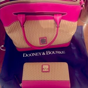 Brand New Dooney & Bourke purse & wristlet/wallet